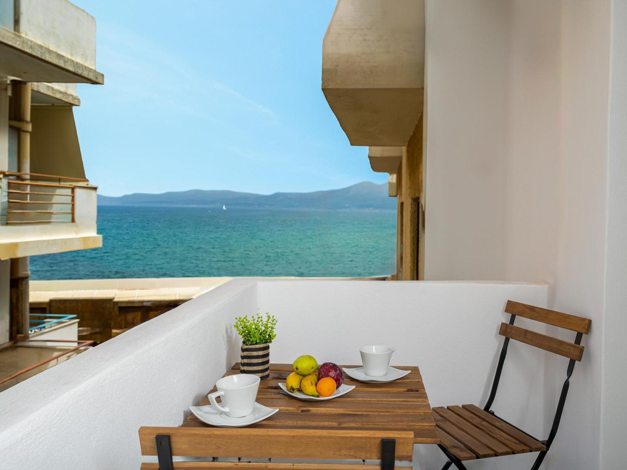Makas Suites Khersónisos Eksteriør bilde