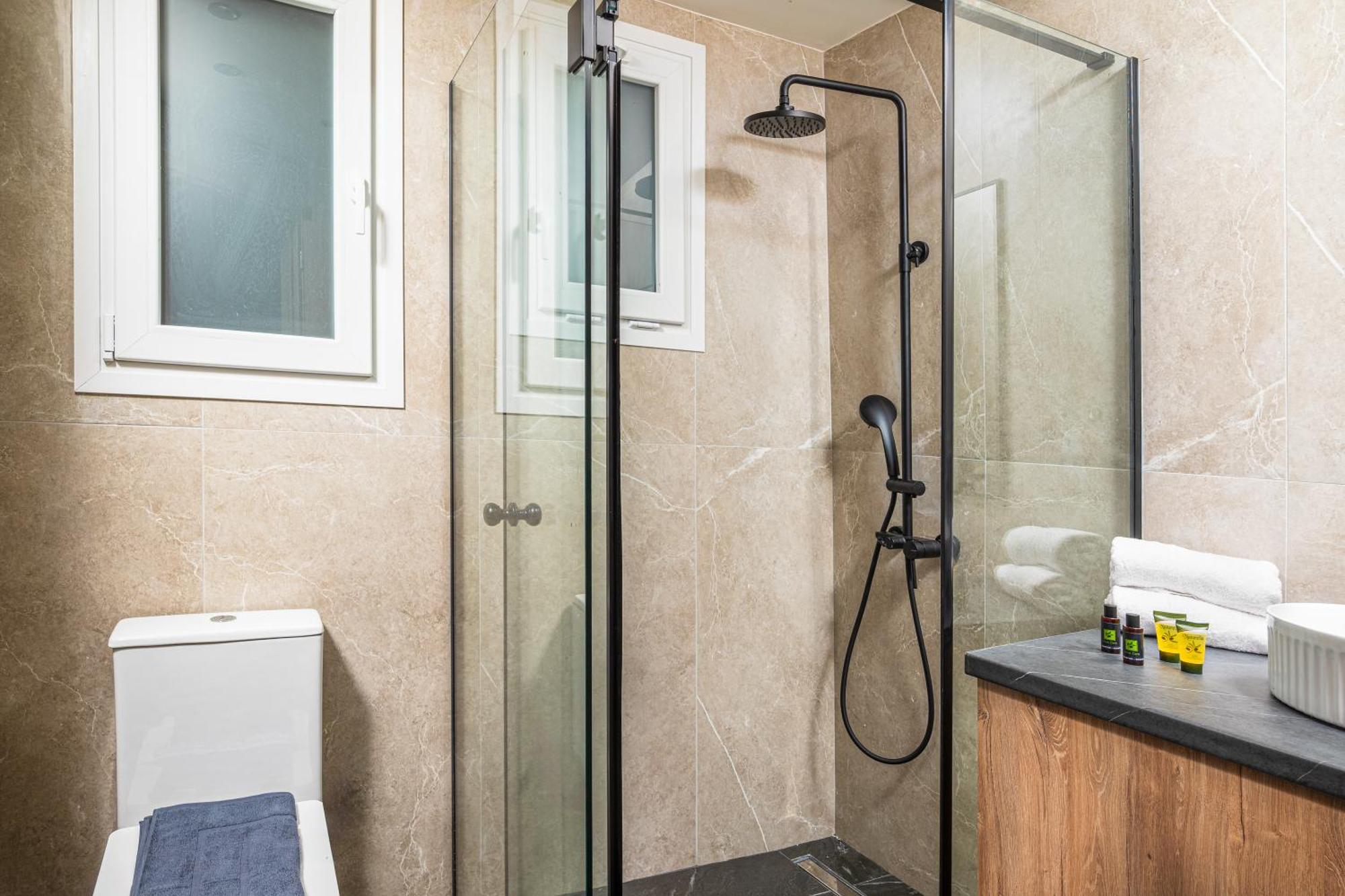Makas Suites Khersónisos Eksteriør bilde