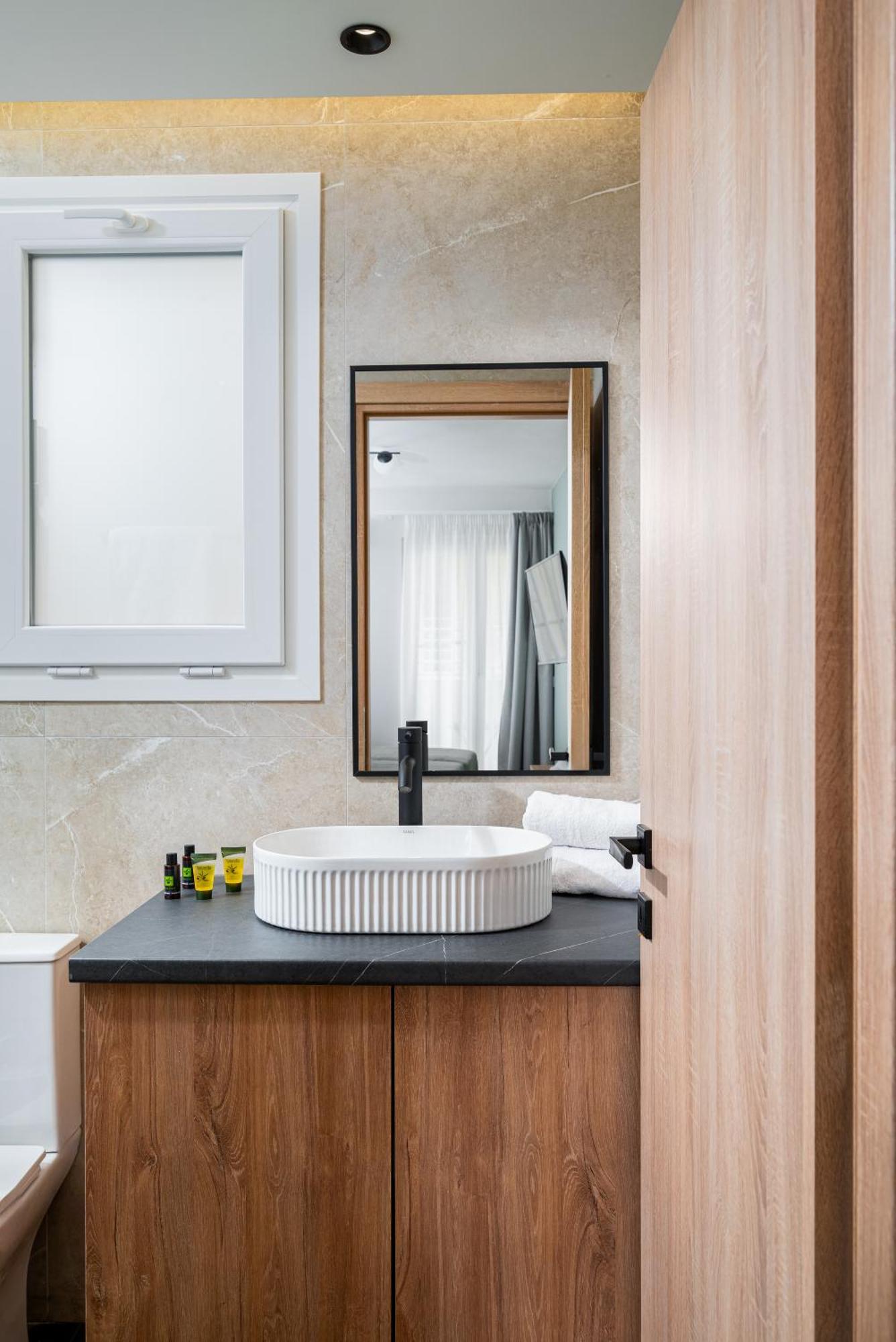 Makas Suites Khersónisos Eksteriør bilde